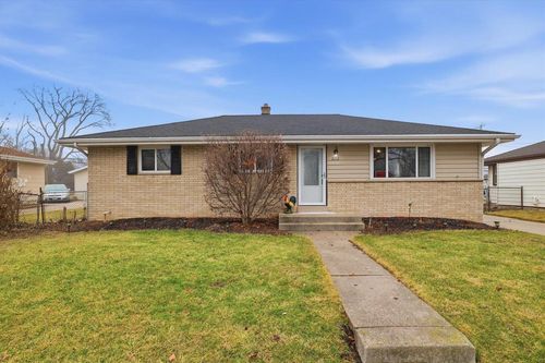 2232 W Carrington Avenue, Oak Creek, WI, 53154 | Card Image