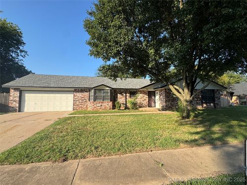 1019 145th St, Glenpool, OK, 74033-4004 | Card Image