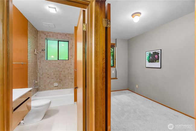 Downstairs bath and bedroom | Image 29