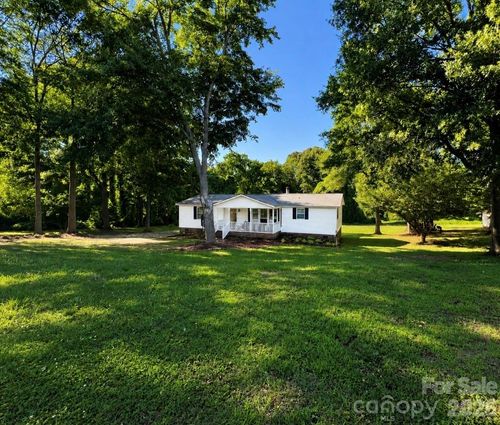 428 E Club Dr, Gastonia, NC, 28054-4765 | Card Image