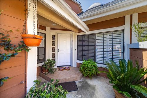 apt-204-5930 Tampa Ave, Tarzana, CA, 91356-1146 | Card Image