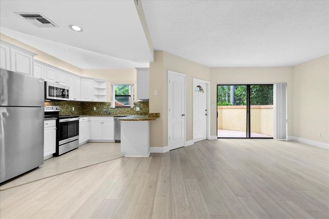 41 Uno Lago Dr, Condo with 2 bedrooms, 3 bathrooms and null parking in Juno Beach FL | Image 9