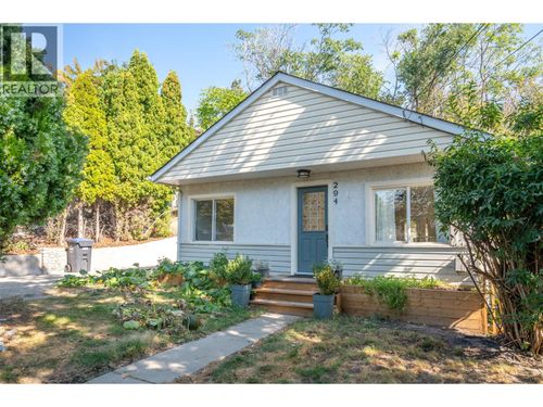 294 Norton St, Penticton, BC, V2A4H7 | Card Image