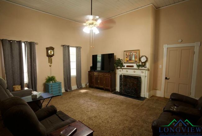 800 E Austin St, House other with 3 bedrooms, 2 bathrooms and null parking in Marshall TX | Image 5