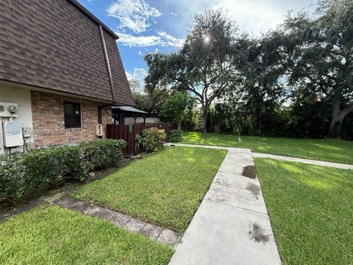 2542 Nw 99th Ave, Coral Springs, FL, 33065-6207 | Card Image