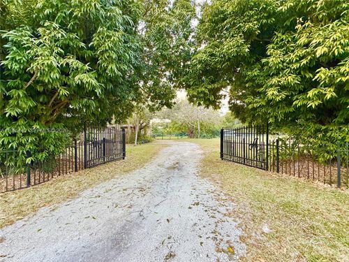 1621 Sw 117th Ave, Davie, FL, 33325-4648 | Card Image