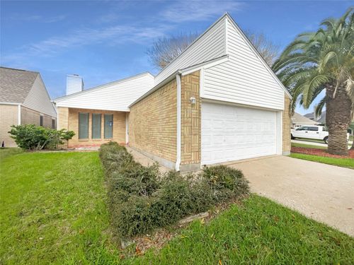 44 Campeche Cir, Galveston, TX, 77554-9361 | Card Image