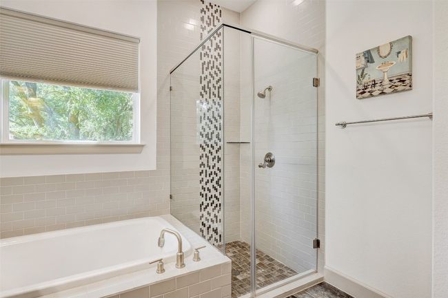 Primary Bathroom | Image 26