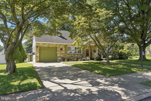 828 Hoffnagle St, PHILADELPHIA, PA, 19111-1921 | Card Image
