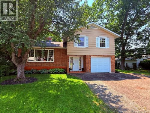 145 St John St, Woodstock, NB, E7M2T9 | Card Image