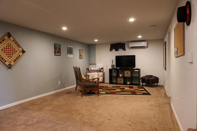 Lower family room | Image 18