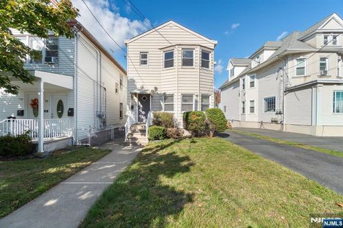 49 Livingston Ave, Lyndhurst, NJ, 07071-1001 | Card Image