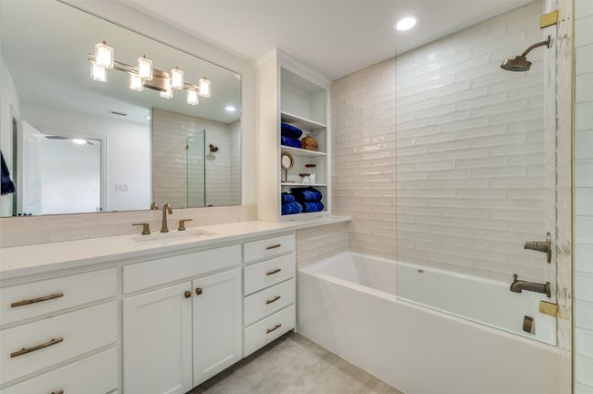 Upstairs bath! Gorgeous! | Image 7