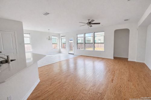 5275 Wolf Bane Dr, San Antonio, TX, 78261-2289 | Card Image