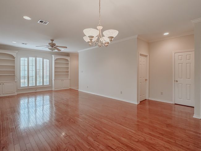 616 Mockingbird Pl, House other with 2 bedrooms, 3 bathrooms and null parking in Corsicana TX | Image 6