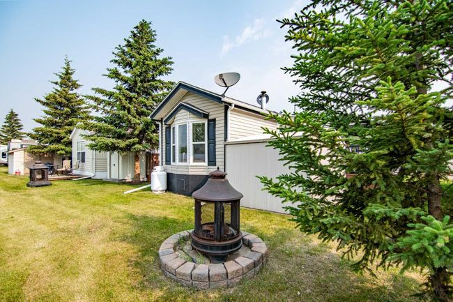 3064 - 25074 South Pine Lake Road, Home with 2 bedrooms, 1 bathrooms and 2 parking in Rural Red Deer County AB | Image 13