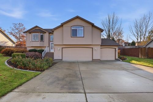 18306 E 11th Ave, Greenacres, WA, 99016-8668 | Card Image