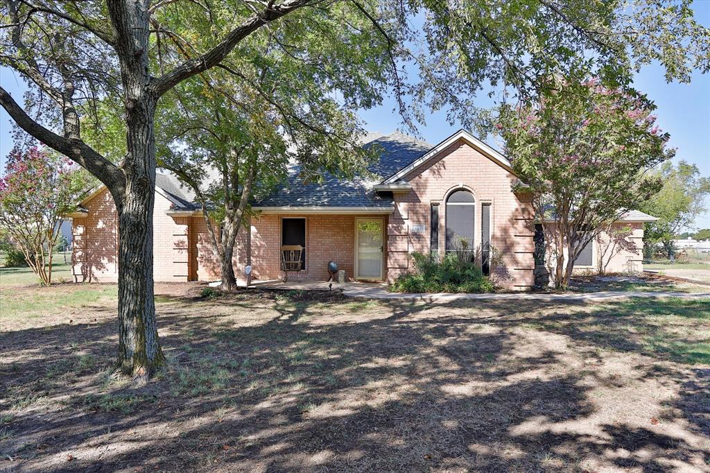 Meadowland Cir, Newark, TX 76071