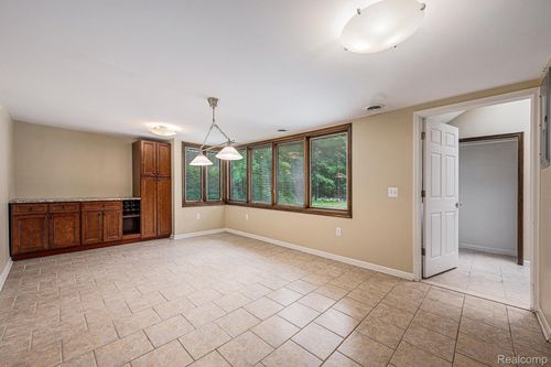 36680 Howard Rd, Farmington Hills, MI, 48331-3573 | Card Image