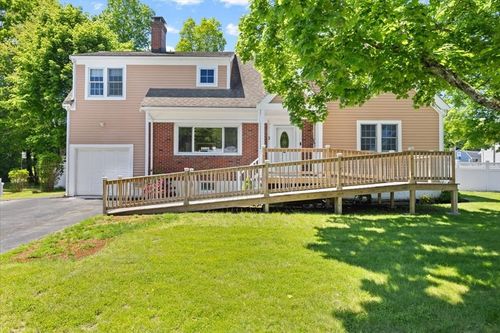 3 Selwyn Rd, Braintree, MA, 02184-8618 | Card Image