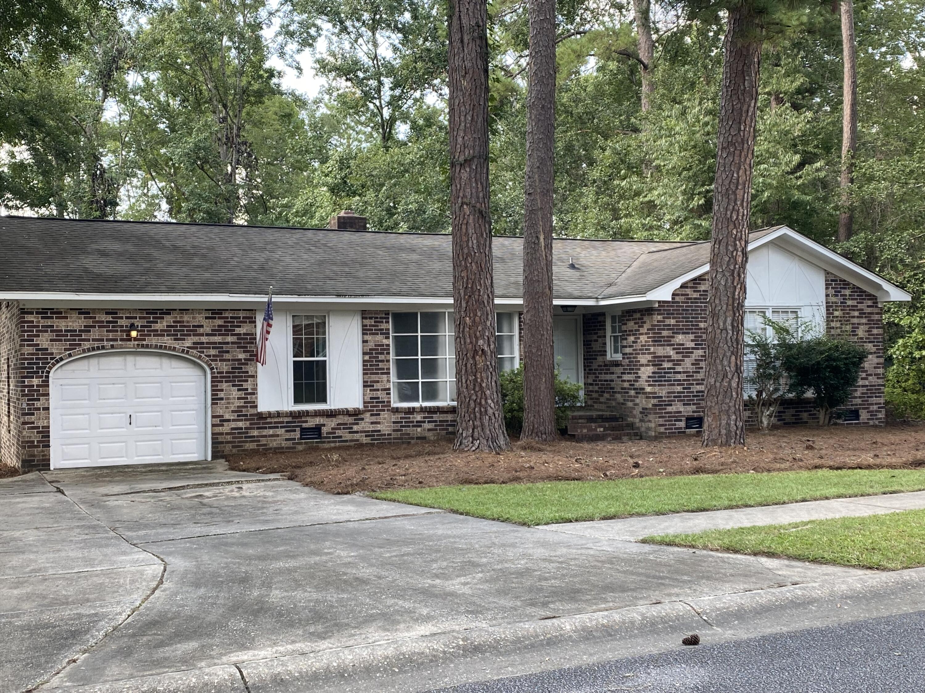 Summercourt Dr, Summerville, SC 29485
