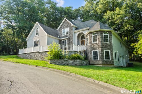 1 Walters Way, Windsor, CT, 06095-1068 | Card Image