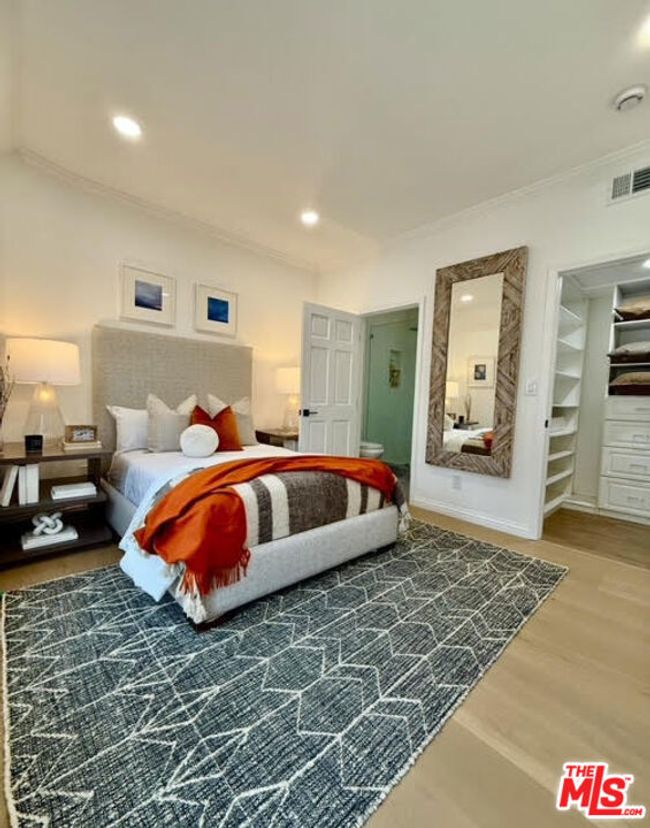 APT-11 - 4414 Moorpark Way, Townhouse with 2 bedrooms, 3 bathrooms and null parking in Toluca Lake CA | Image 27
