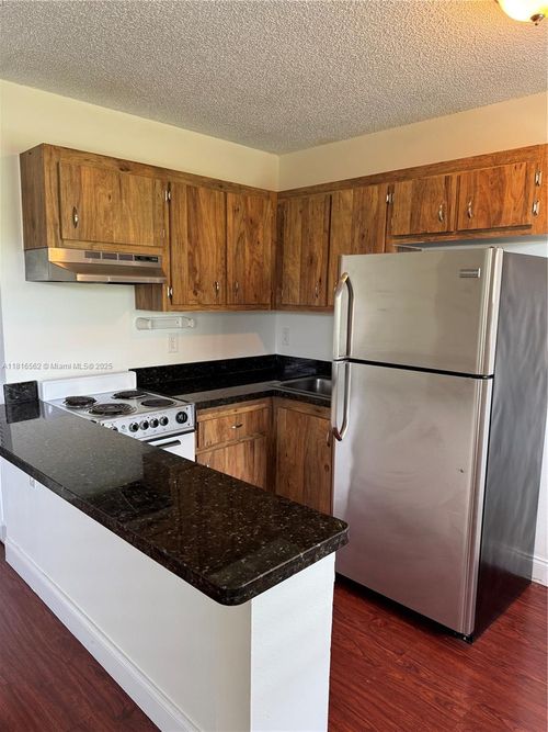 apt-224-5156 Ne 6th Ave, Oakland Park, FL, 33334-3366 | Card Image
