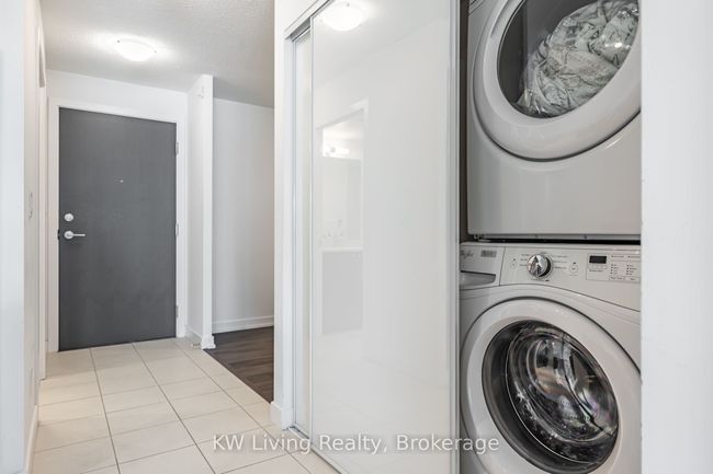 805 - 8 Trent Ave, Condo with 2 bedrooms, 1 bathrooms and 1 parking in Toronto ON | Image 27