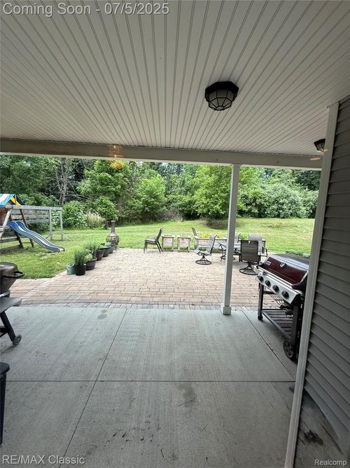 1318 Gray Haven Ln, Brighton, MI, 48114-9233 | Card Image