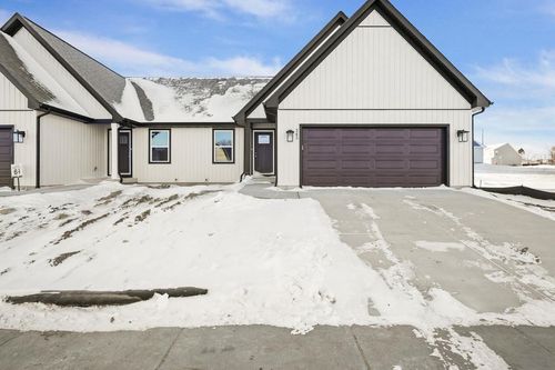 68-365 Lilac Ln, Stoughton, WI, 53589-8801 | Card Image