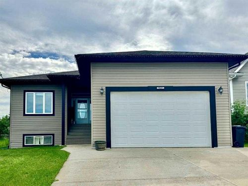 9117 134 Ave, Peace River, AB, T8S1X2 | Card Image