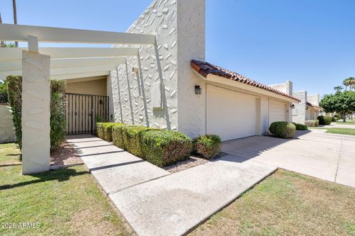 5526 N 71st St, Paradise Valley, AZ, 85253-5933 | Card Image