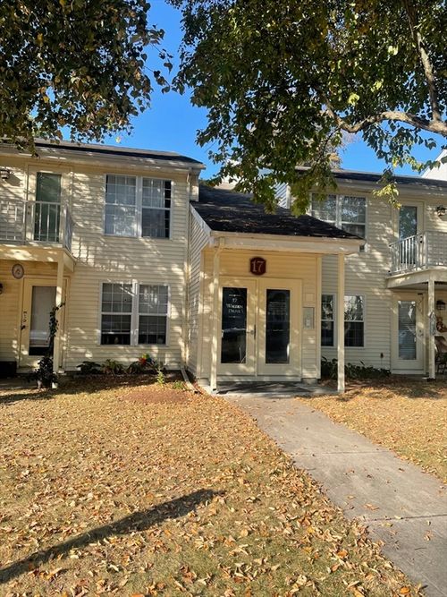 apt-2-17 Walden Dr, Natick, MA, 01760-3883 | Card Image