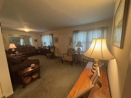 89 Hampton Ave, Albertson, NY, 11507-2007 | Card Image