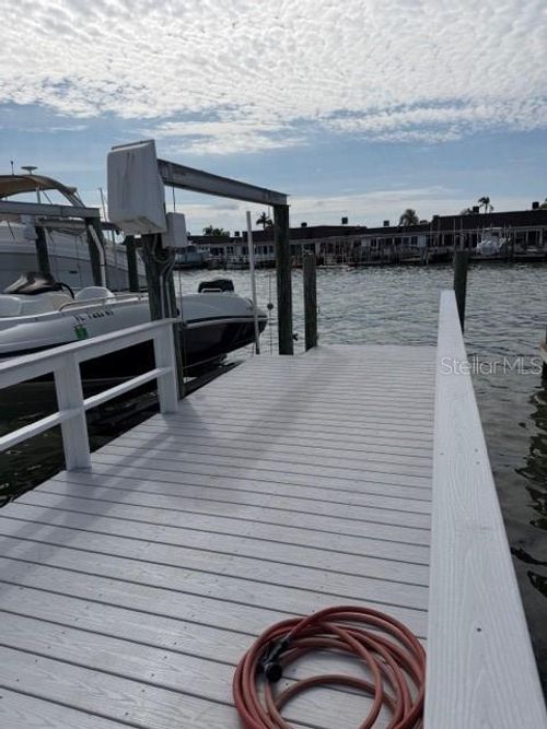 582 Boca Ciega Point Boulevard N, ST PETERSBURG, FL, 33708 | Card Image