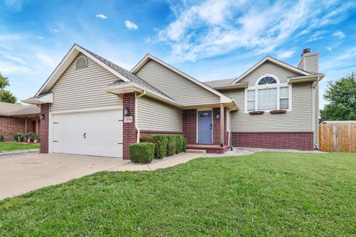 2714 Rushwood Dr, Augusta, KS, 67010-2411 | Card Image