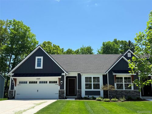31-1089 Camellia Cir, Howell, MI, 48843-9256 | Card Image