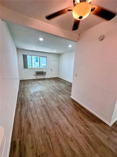 apt-24-9056 Collins Ave, Surfside, FL, 33154-3246 | Card Image
