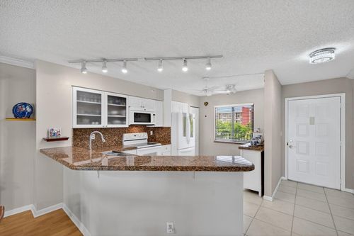 505-2205 S Cypress Bend Dr, Pompano Beach, FL, 33069-5638 | Card Image