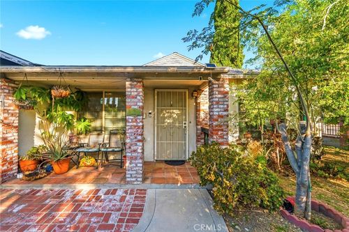 8225 Encino Ave, Northridge, CA, 91325-4313 | Card Image