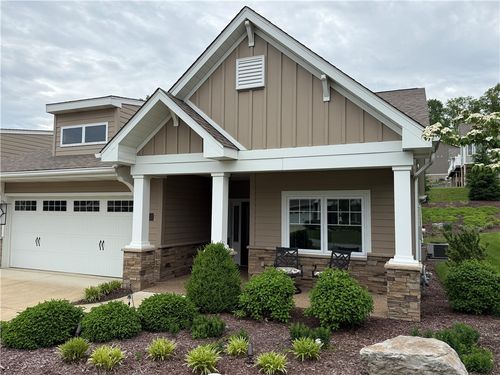 111 Sterling Oaks Dr, Trafford, PA, 15085-2602 | Card Image