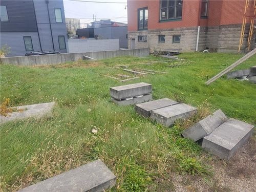 525 East St, Indianapolis, IN, 46225 | Card Image