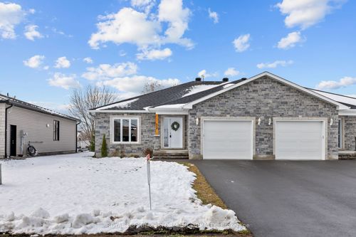 52 Adam St, St Albert, ON, K0A3C0 | Card Image