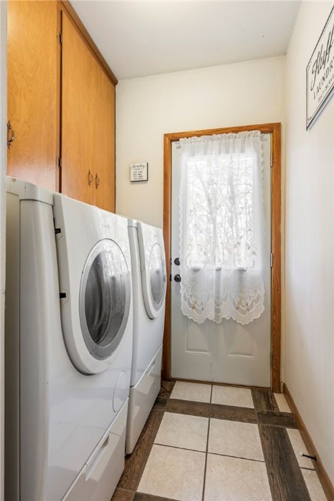 1415 S Madison Ave, House other with 4 bedrooms, 2 bathrooms and null parking in Aurora MO | Image 26