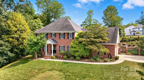 1106 38th Ave Ne, Hickory, NC, 28601-7467 | Card Image