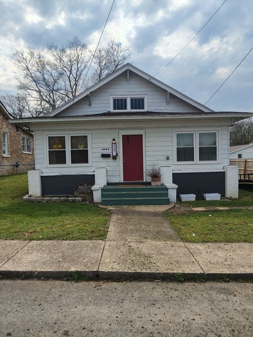 523 W 17th St, Hopkinsville, KY, 42240-1917 | Card Image