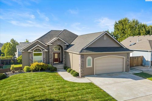 8824 W 1st Pl, Kennewick, WA, 99336-9411 | Card Image