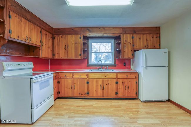 2114 Main St, House other with 3 bedrooms, 1 bathrooms and null parking in Surgoinsville TN | Image 34