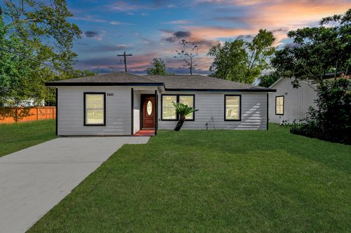 5041 Southwind St, Houston, TX, 77033-3416 | Card Image